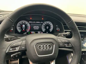 Q8 TFSI e 55 e quattro S line HeadUp Tour Matrix