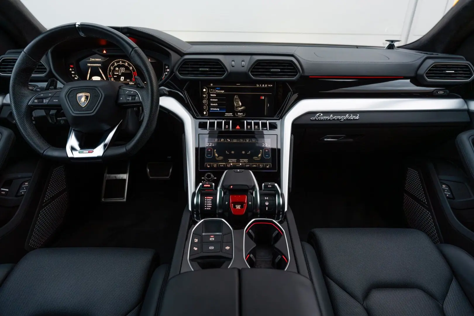 Urus S Pano Style Pack B&O Akrapovic Exhaust 23