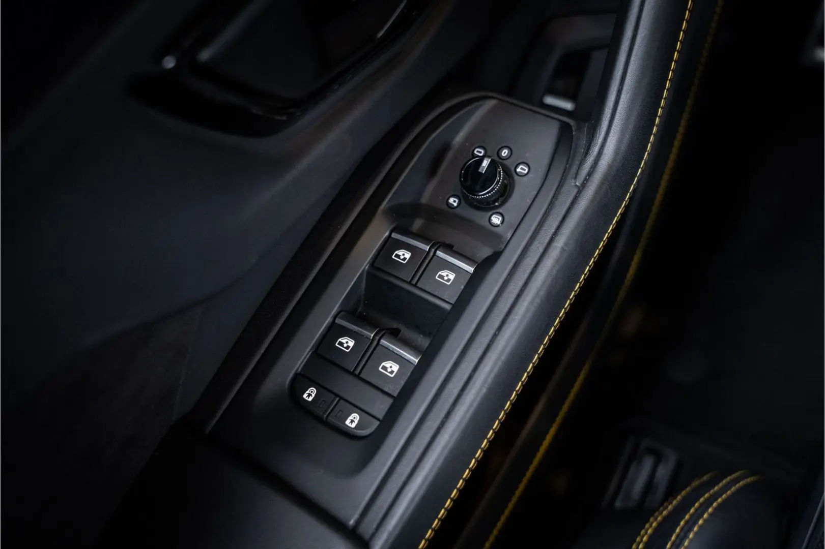 Urus 4.0 V8 S - Fabrieksgarantie   666 PK   Pano