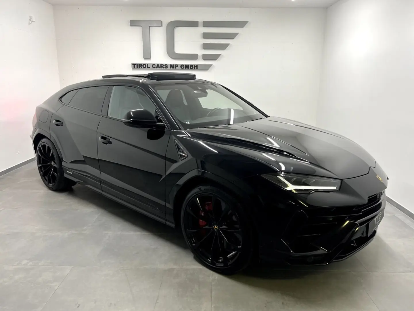 Urus S 60th Anniversary  Carbon  23   Massage  A