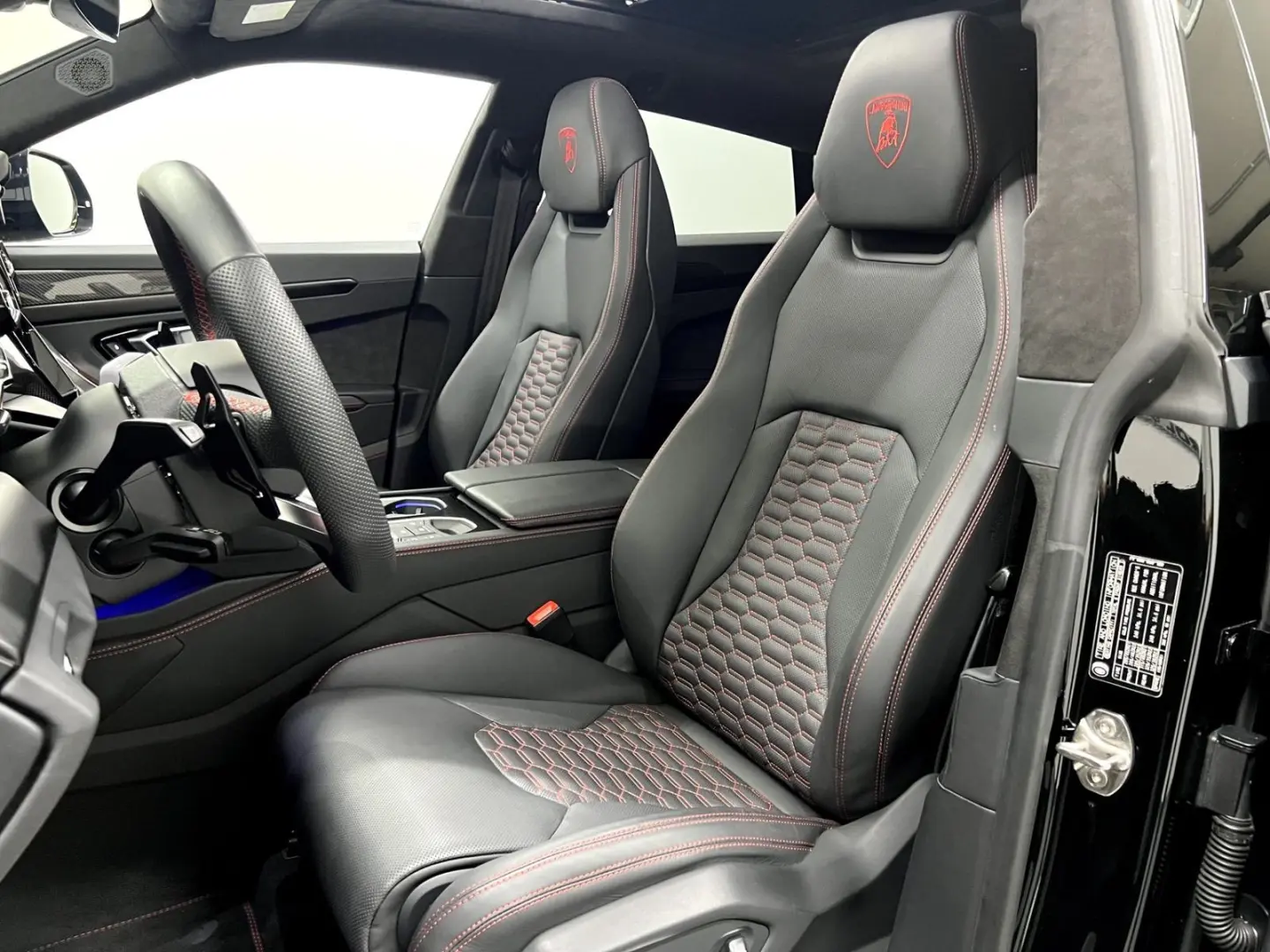 Urus S 60th Anniversary  Carbon  23   Massage  A