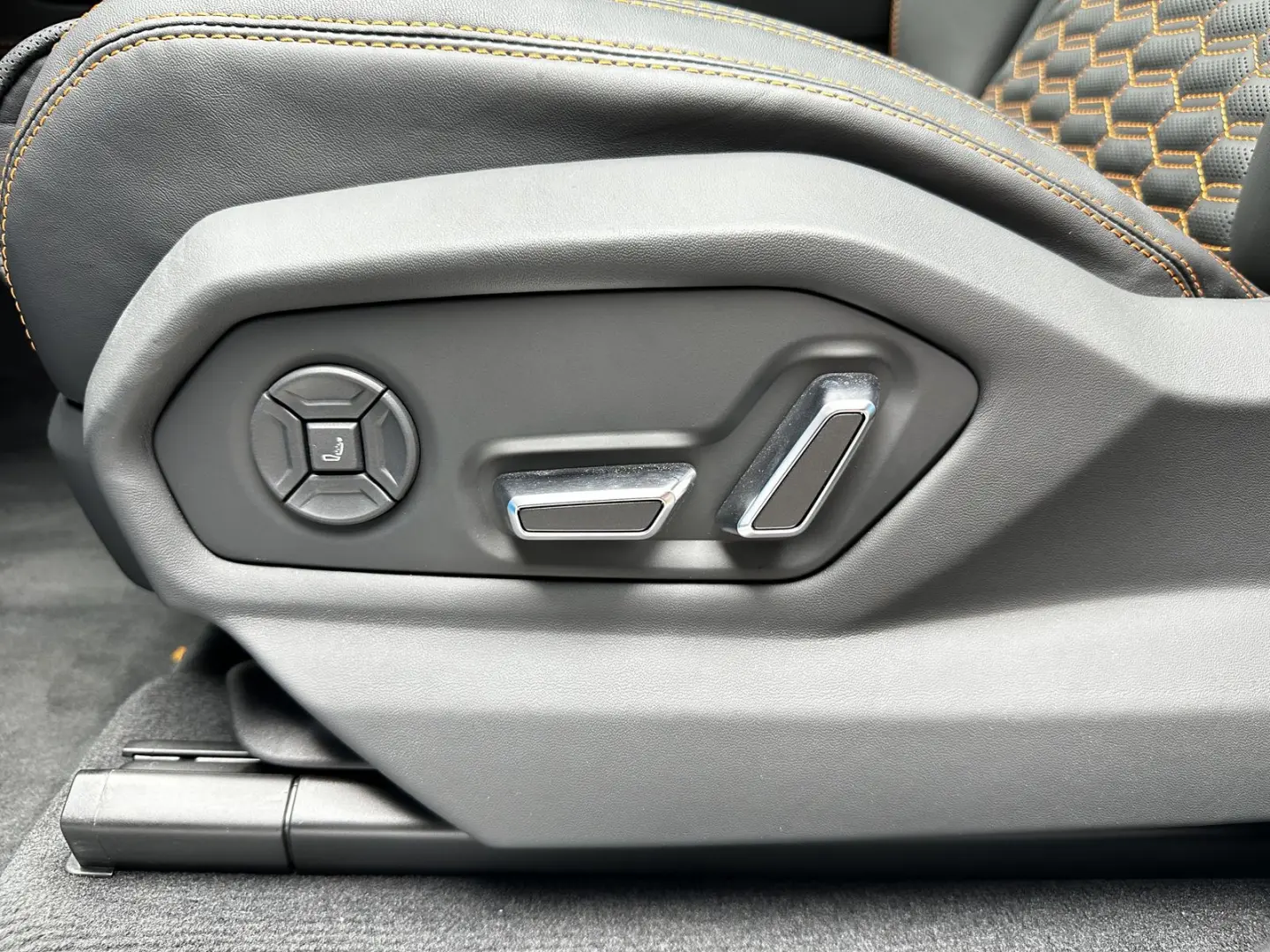 URUS Urus PANO CARBON PACKET B&O SOUND