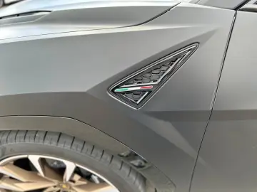 Urus S 4.0 V8 Sport Matt B&O AHK 23'' AKRAPOVIC