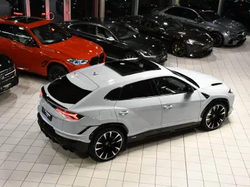 UrusS 4.0 V8 Exclusive  B&O 60 Anniversario Pano