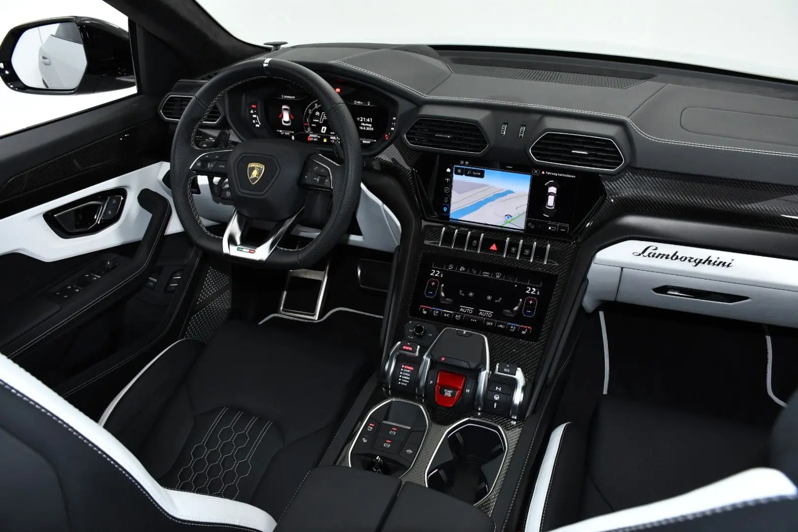 UrusS 4.0 V8 Exclusive  B&O 60 Anniversario Pano