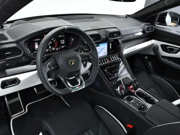 UrusS 4.0 V8 Exclusive  B&O 60 Anniversario Pano