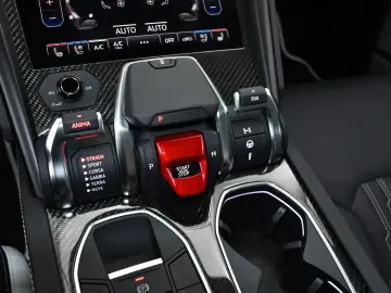 UrusS 4.0 V8 Exclusive  B&O 60 Anniversario Pano