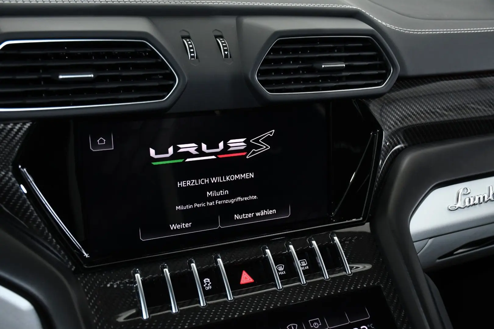 UrusS 4.0 V8 Exclusive  B&O 60 Anniversario Pano