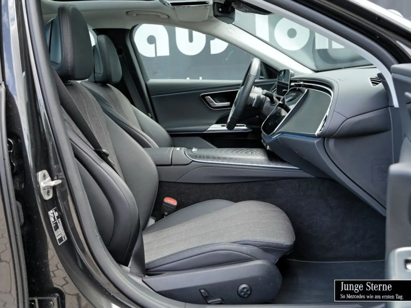 E 220 d AVANTGARDE ADV PANO DISTRO KAM TOTW 19''