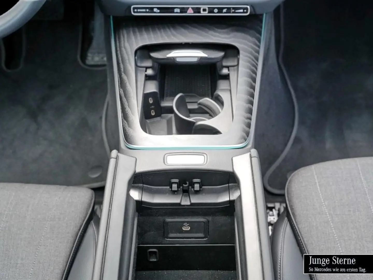 E 220 d AVANTGARDE ADV PANO DISTRO KAM TOTW 19''