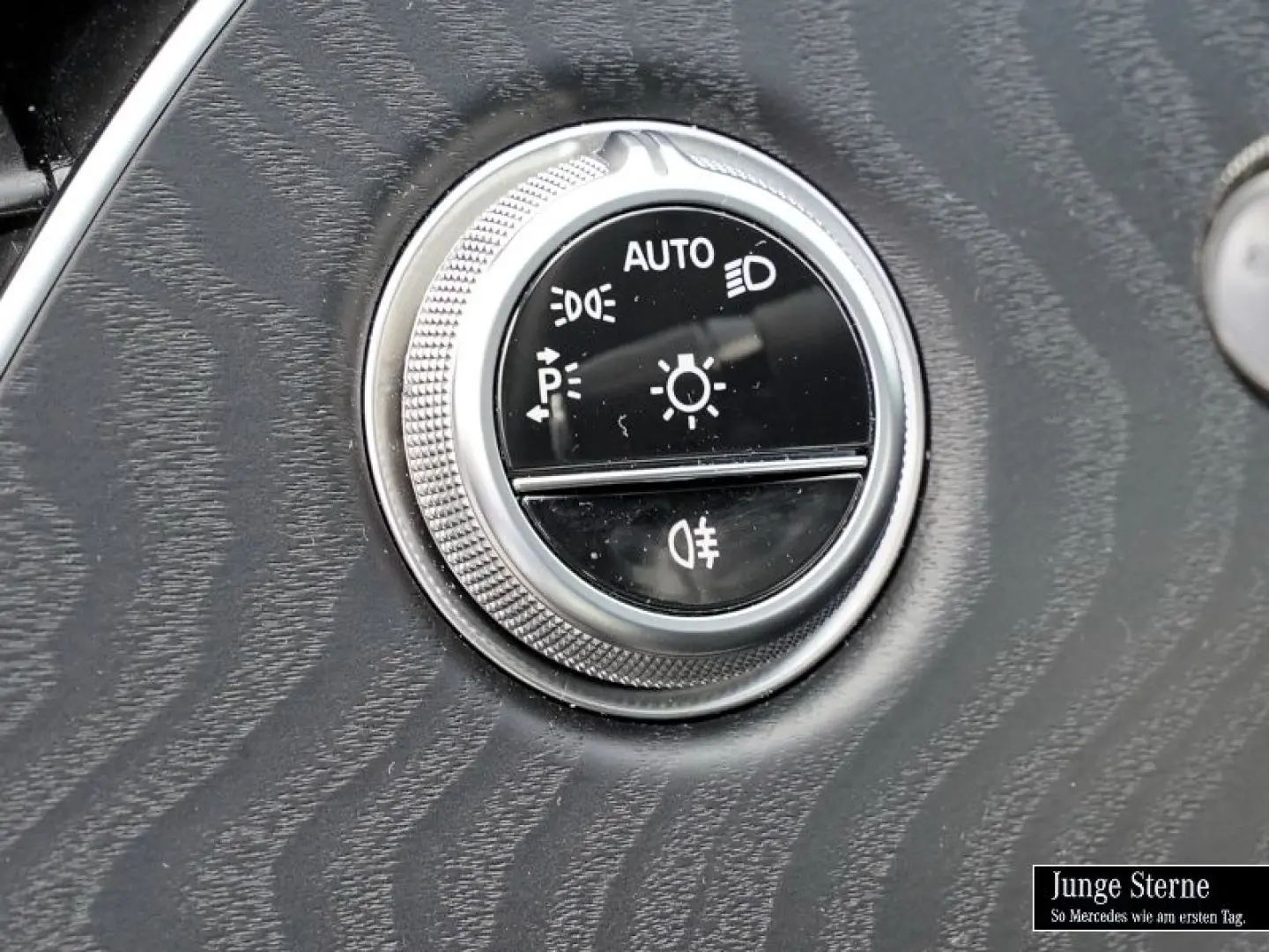 E 220 d AVANTGARDE ADV PANO DISTRO KAM TOTW 19''