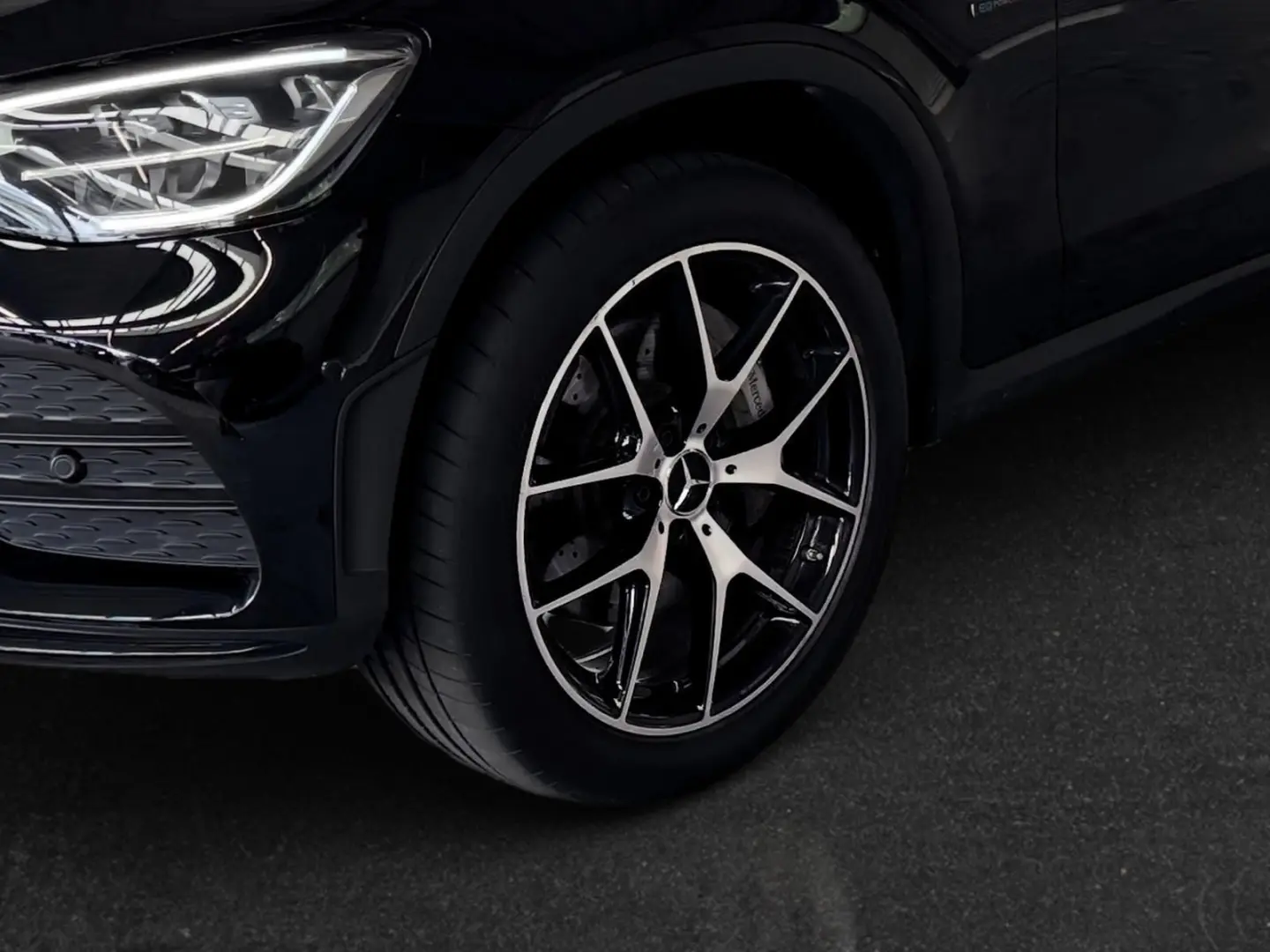 GLC 300 e 4M Coupé AMG Night Kam MBUX LED Spur