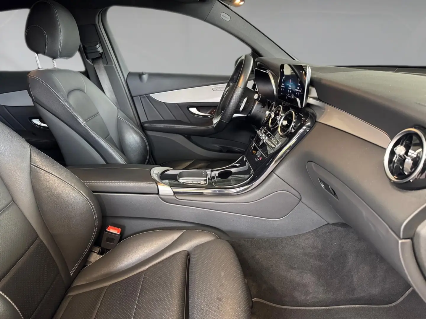 GLC 300 e 4M Coupé AMG Night Kam MBUX LED Spur