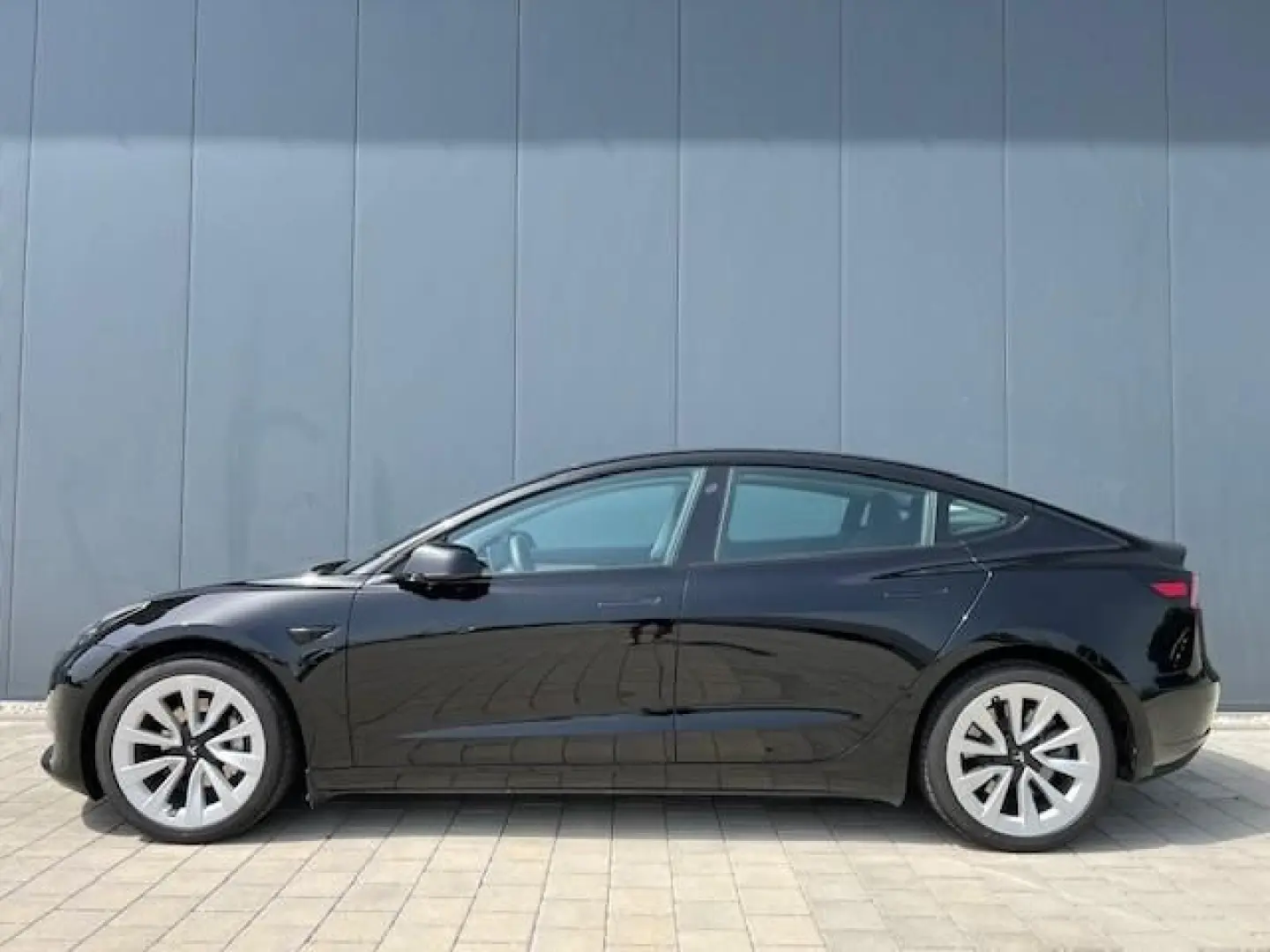 Model 3 Standard Range Plus RWD Dt. Modell TOP