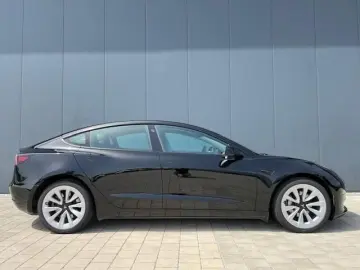Model 3 Standard Range Plus RWD Dt. Modell TOP