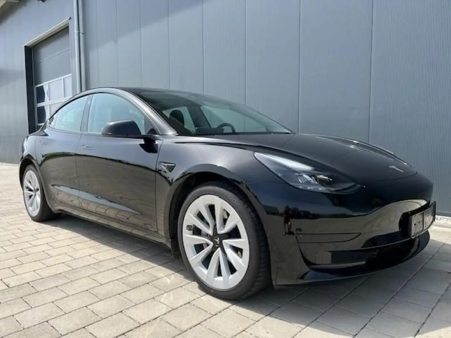 Model 3 Standard Range Plus RWD Dt. Modell TOP