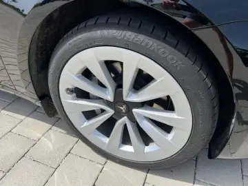 Model 3 Standard Range Plus RWD Dt. Modell TOP