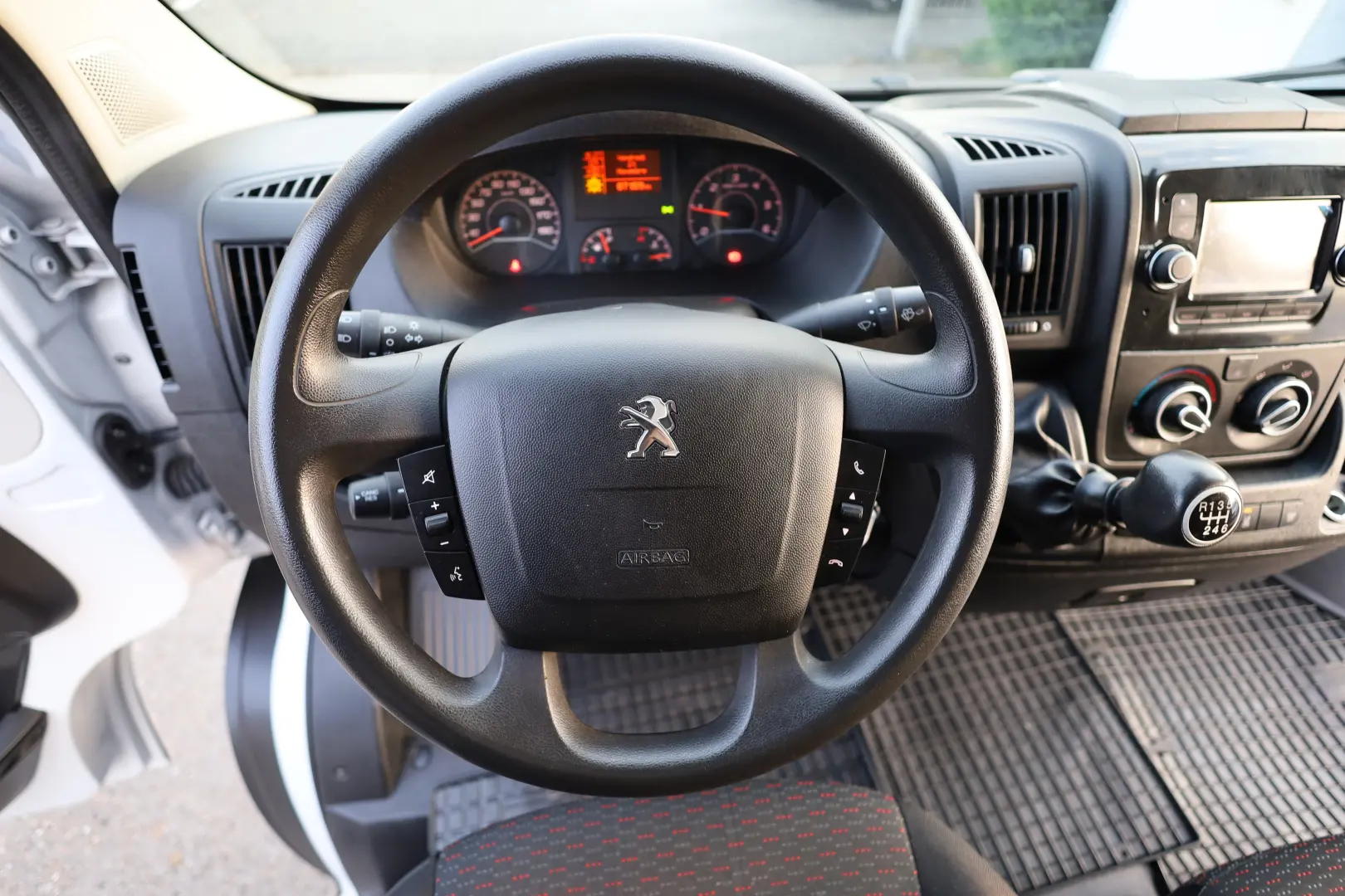 Peugeot Boxer L4H2 2.2D 140CP