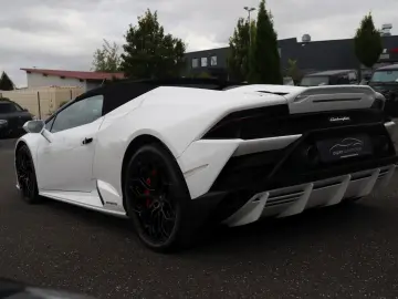 Huracán EVO Spyder AWD   LIFT SENSONUM DEUTSCH