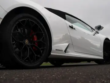 Huracán EVO Spyder AWD   LIFT SENSONUM DEUTSCH