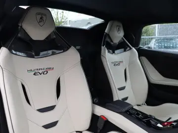 Huracán EVO Spyder AWD   LIFT SENSONUM DEUTSCH