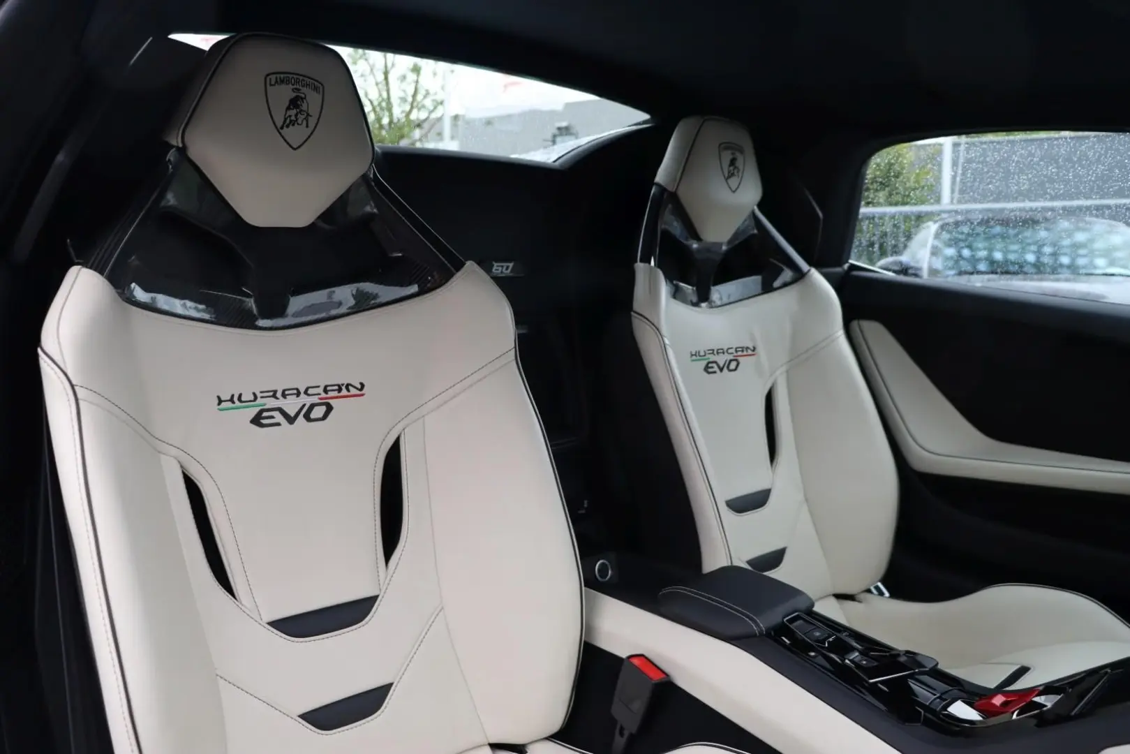 Huracán EVO Spyder AWD   LIFT SENSONUM DEUTSCH