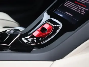 Huracán EVO Spyder AWD   LIFT SENSONUM DEUTSCH