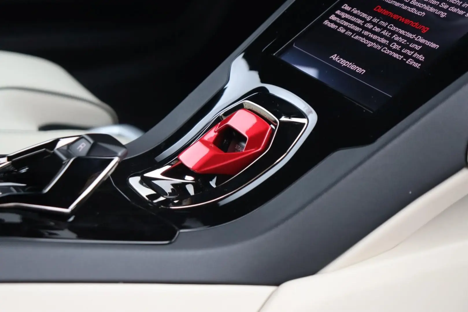 Huracán EVO Spyder AWD   LIFT SENSONUM DEUTSCH