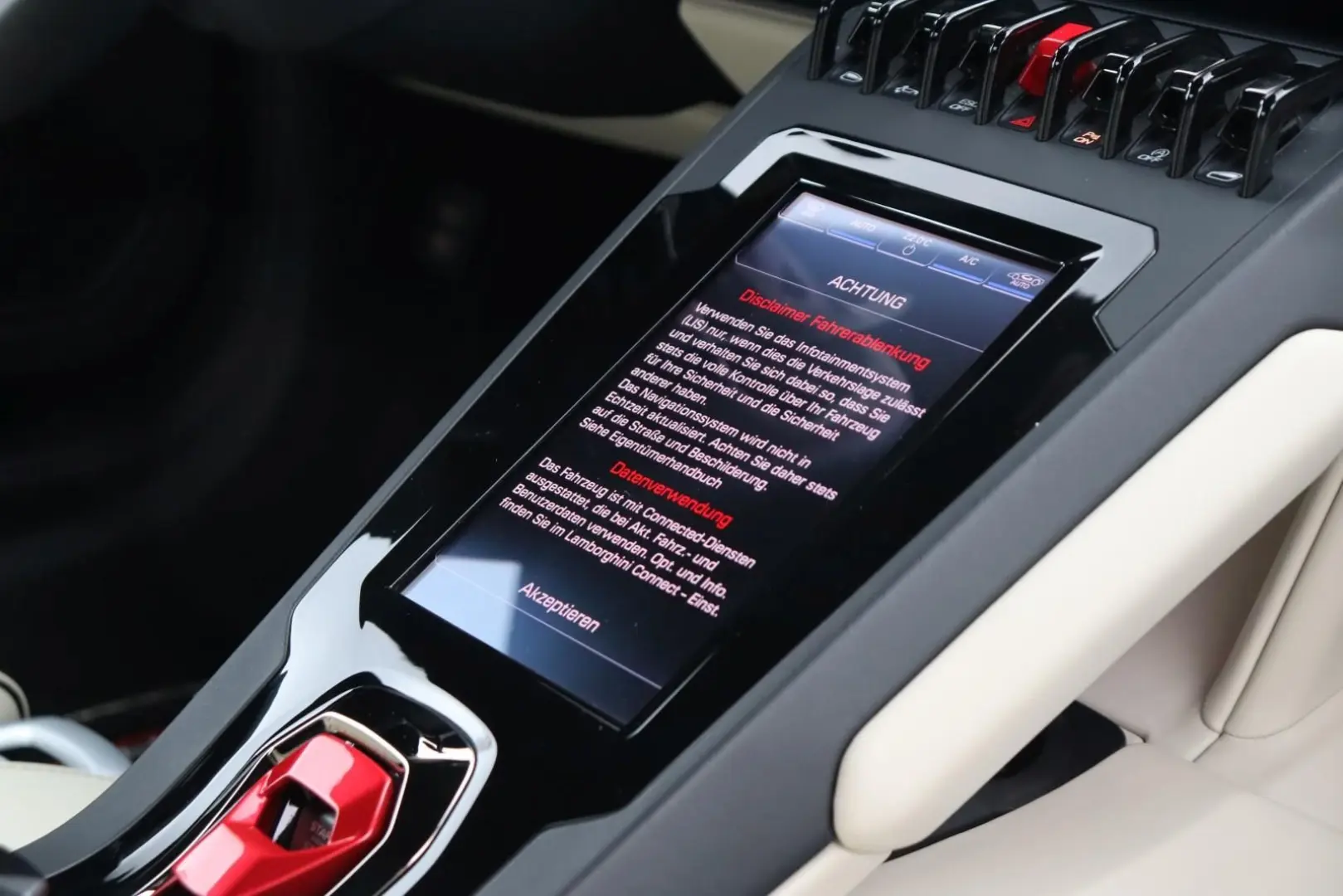 Huracán EVO Spyder AWD   LIFT SENSONUM DEUTSCH