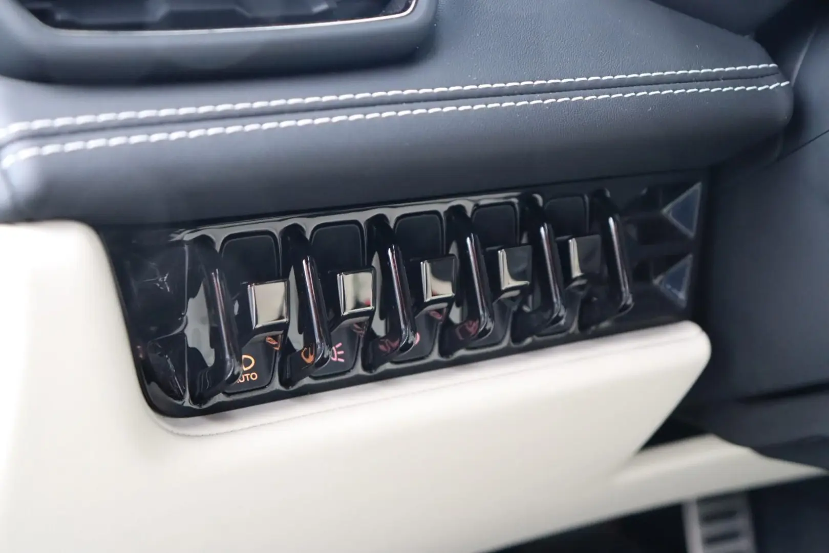 Huracán EVO Spyder AWD   LIFT SENSONUM DEUTSCH