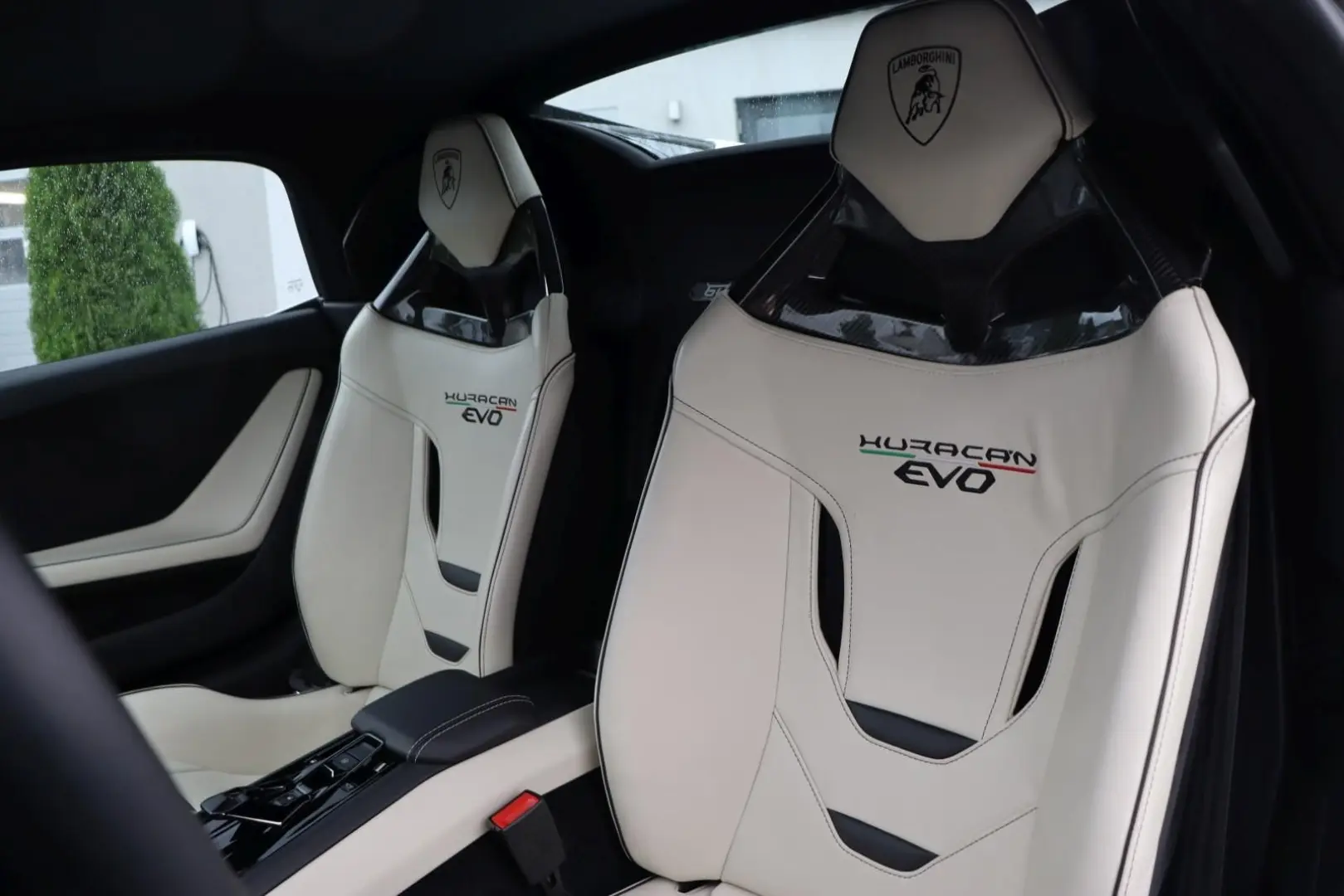 Huracán EVO Spyder AWD   LIFT SENSONUM DEUTSCH