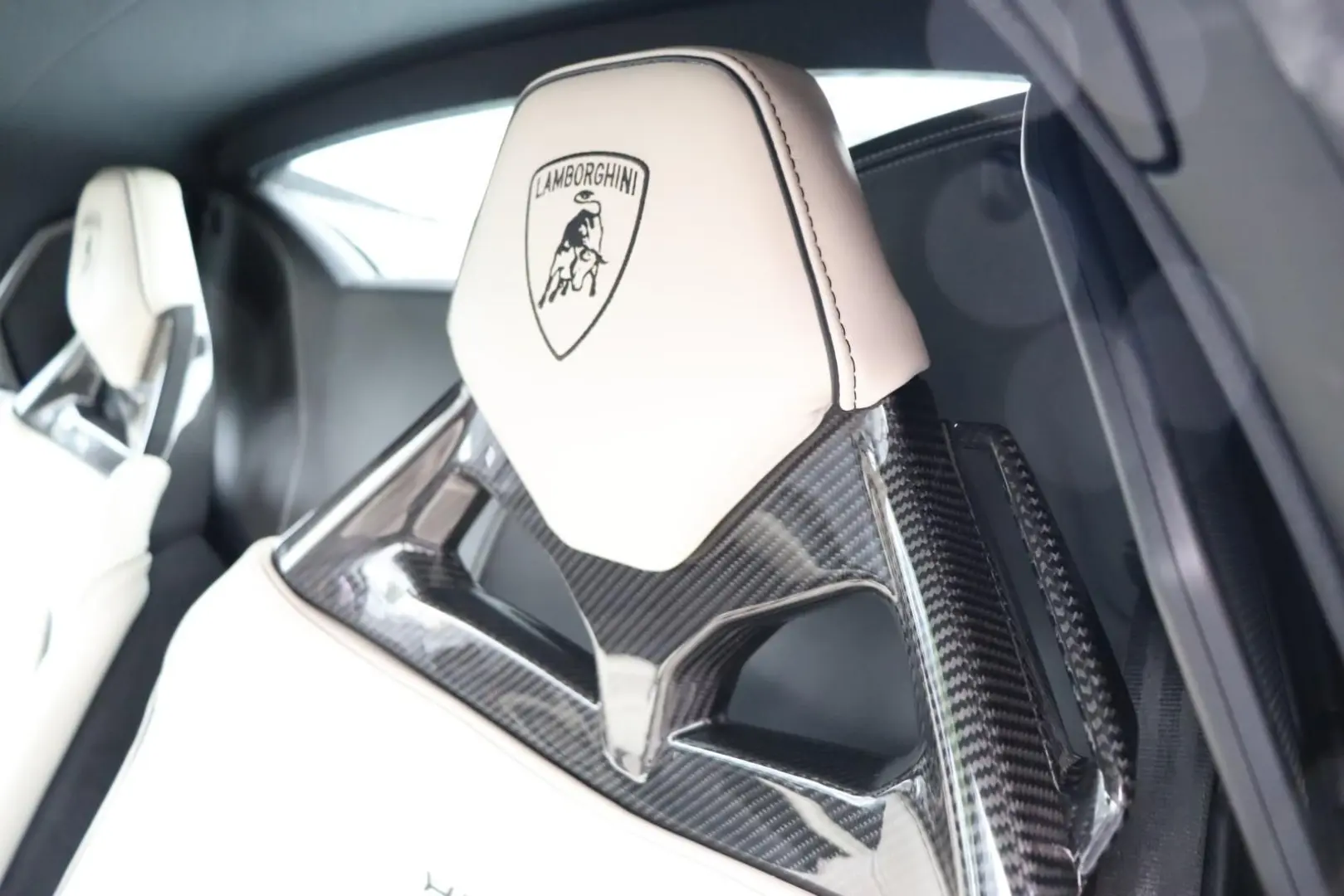 Huracán EVO Spyder AWD   LIFT SENSONUM DEUTSCH