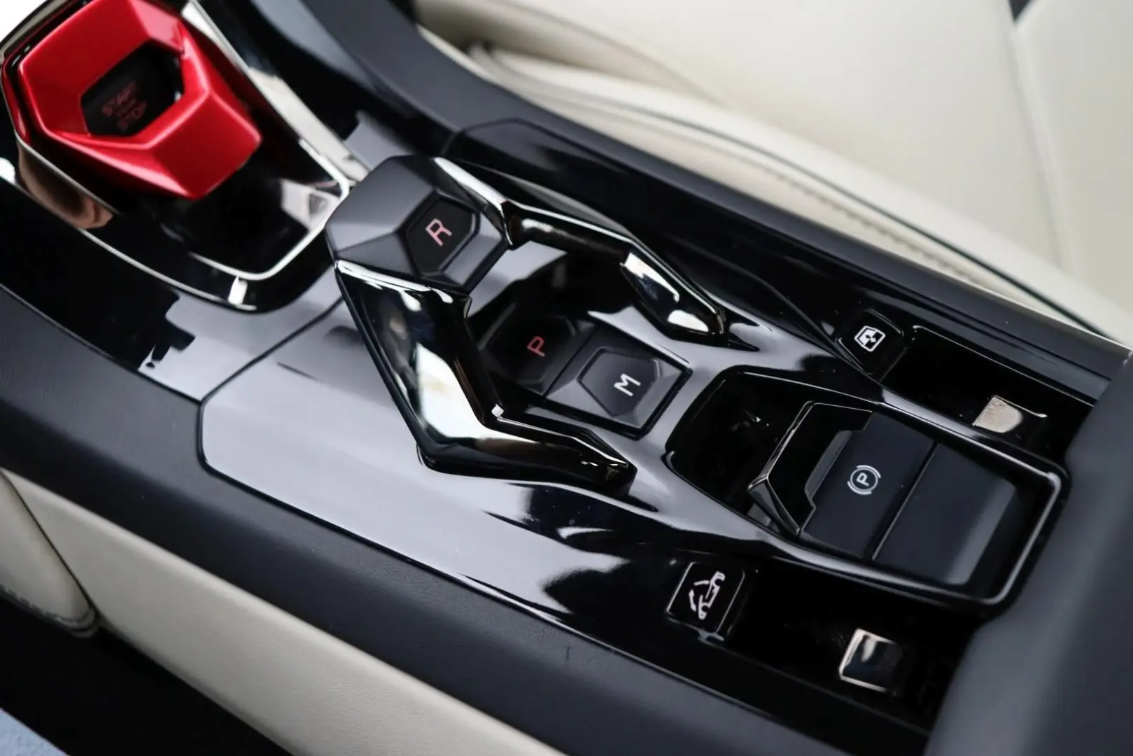 Huracán EVO Spyder AWD   LIFT SENSONUM DEUTSCH