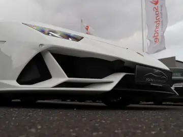 Huracán EVO Spyder AWD   LIFT SENSONUM DEUTSCH