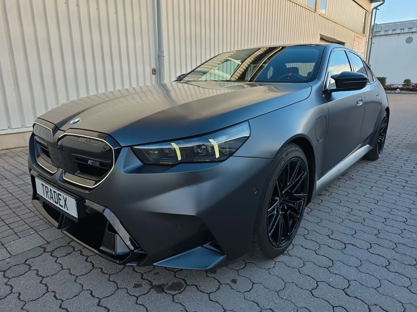 M5 Limousine   AHK Alcantara Driving Prof