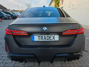 M5 Limousine   AHK Alcantara Driving Prof