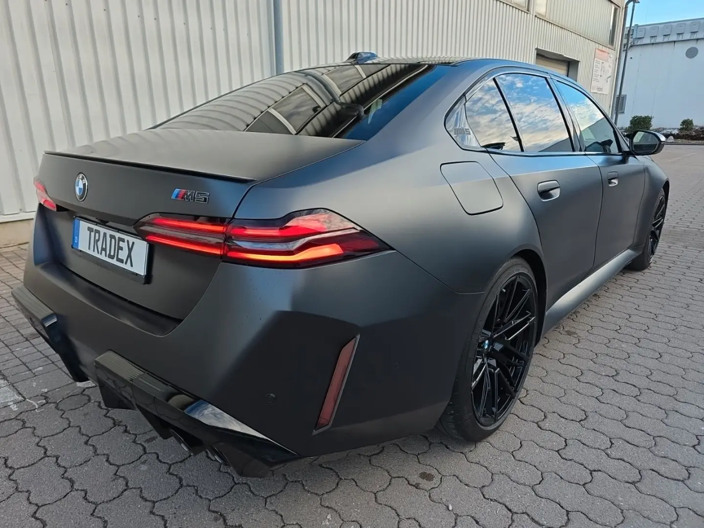 M5 Limousine   AHK Alcantara Driving Prof