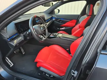 M5 Limousine   AHK Alcantara Driving Prof