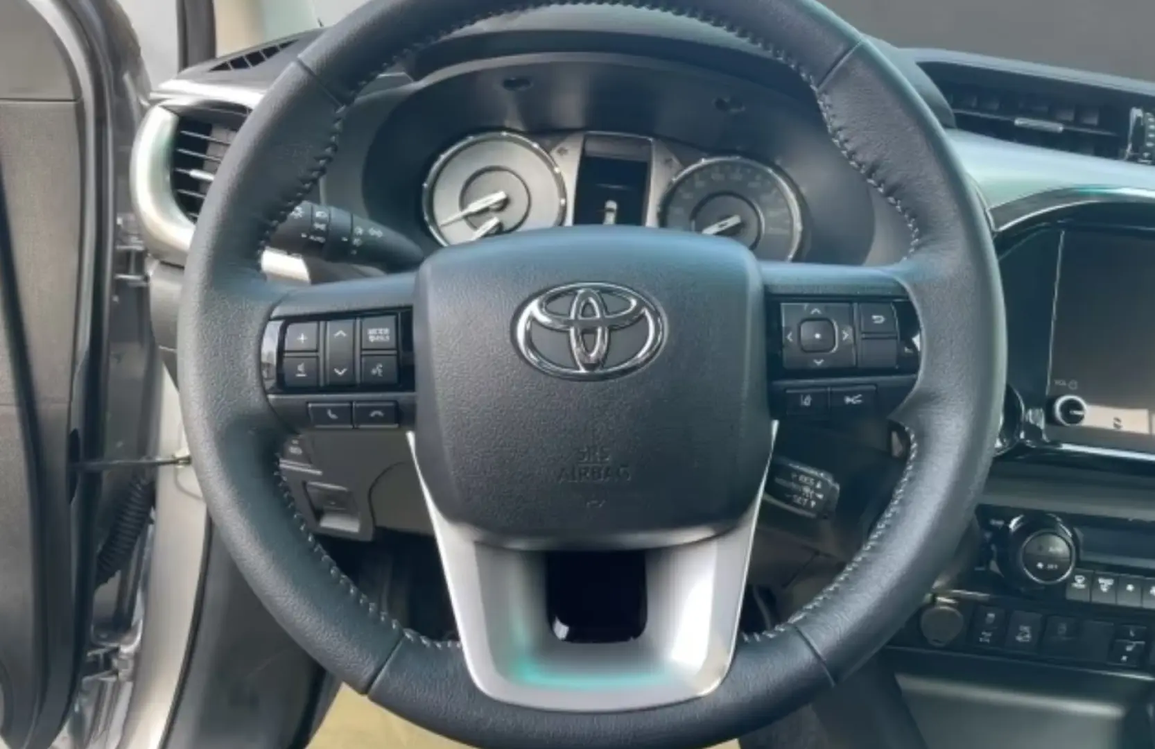 Toyota Hilux Double Cab Executiv 2.8 D-4D EU6e