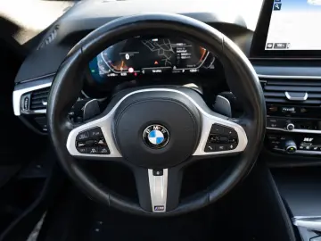 540d xDrive M-Sport FACEL. AHK HUD LASER LED ACC
