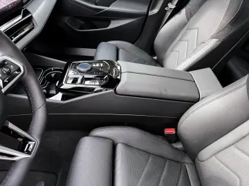 540d xDrive M Sport Pano 4 Zonen H&K LivCocProf