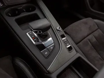 A5 Cabriolet 40 TFSI S tr. LED RFK DAB