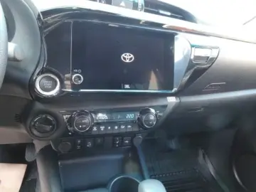 Toyota 2 8l Hilux Double Cab Invincible 360
