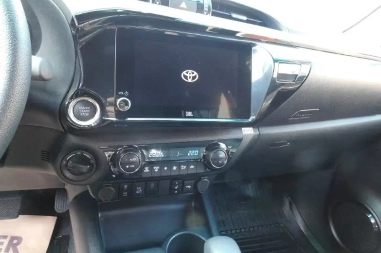 Toyota 2 8l Hilux Double Cab Invincible 360