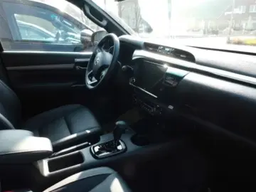 Toyota 2 8l Hilux Double Cab Invincible 360