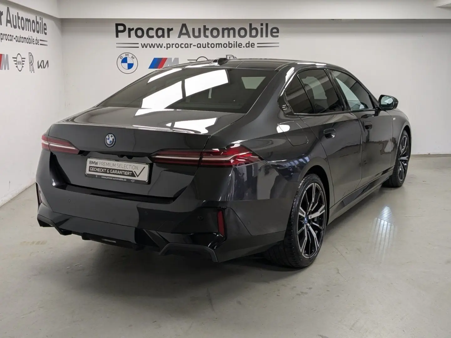 550e xDrive M Sport   Ab 2 39% Fin   Pano B&W DA