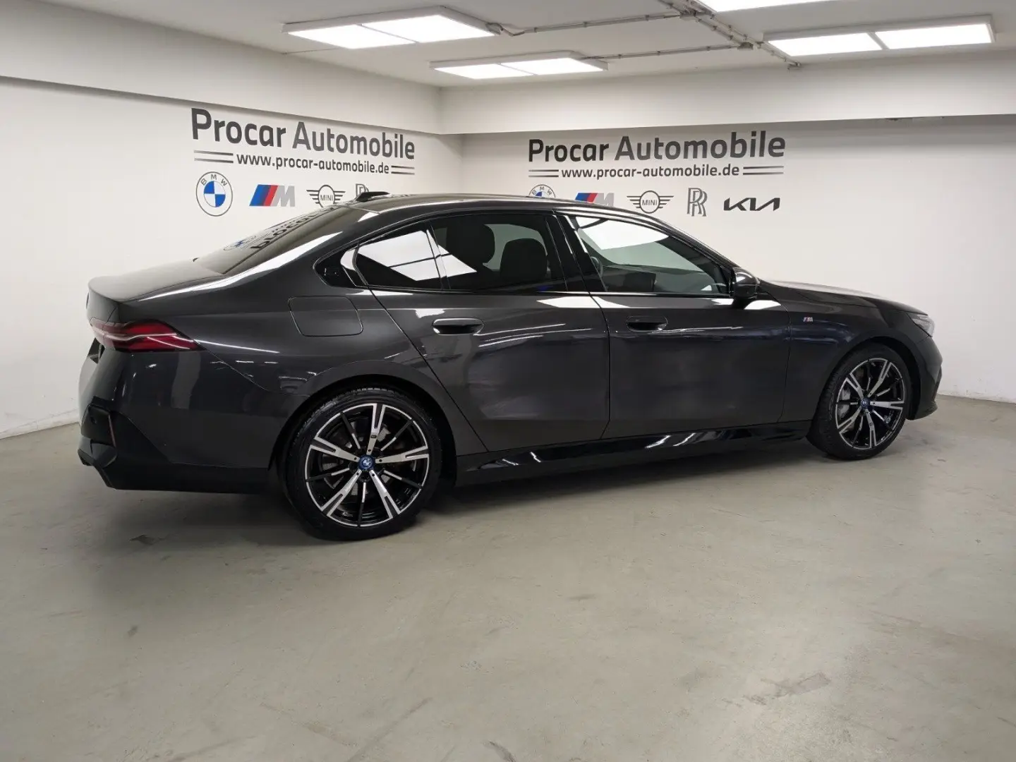 550e xDrive M Sport   Ab 2 39% Fin   Pano B&W DA