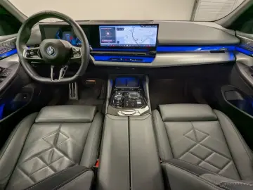 550e xDrive M Sport   Ab 2 39% Fin   Pano B&W DA