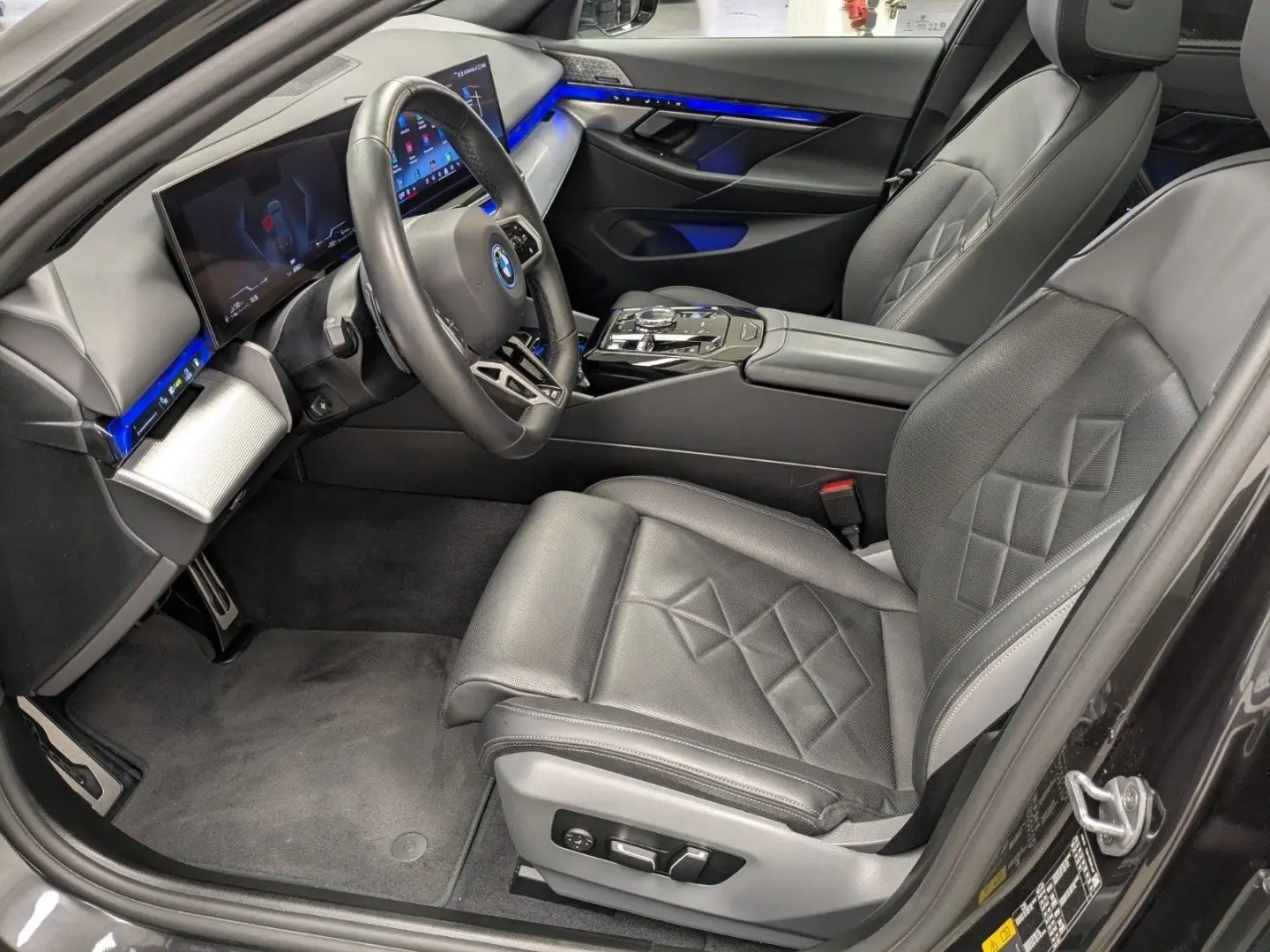 550e xDrive M Sport   Ab 2 39% Fin   Pano B&W DA