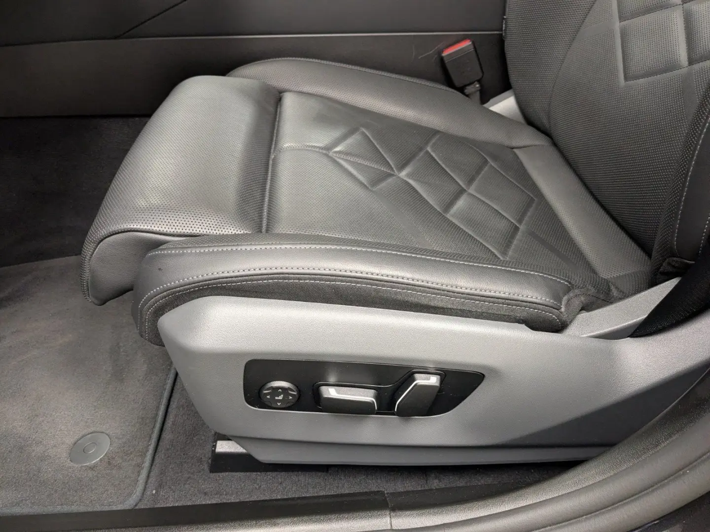 550e xDrive M Sport   Ab 2 39% Fin   Pano B&W DA